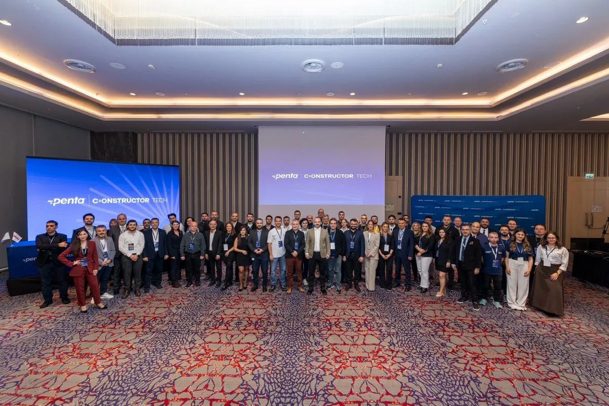 Group photo of partners at the Penta Teknoloji and Constructor Tech Partner Program launch event in Istanbul