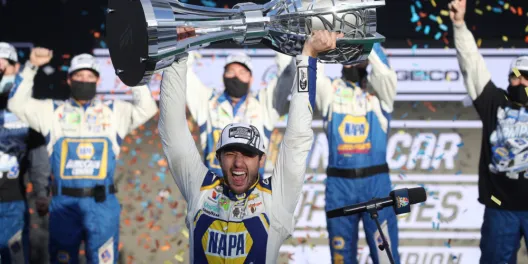 Die realen Auswirkungen der künstlichen Intelligenz im Rennsport - ein Gespräch mit dem Leiter der Rennstrategie eines der erfolgreichsten Teams in der NASCAR über die Auswirkungen der künstlichen Intelligenz auf den Rennsport