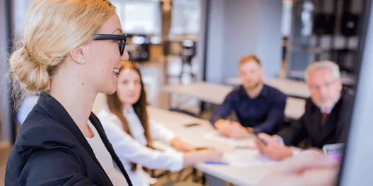E-learning para empleados: cómo capacitar a su equipo en línea
