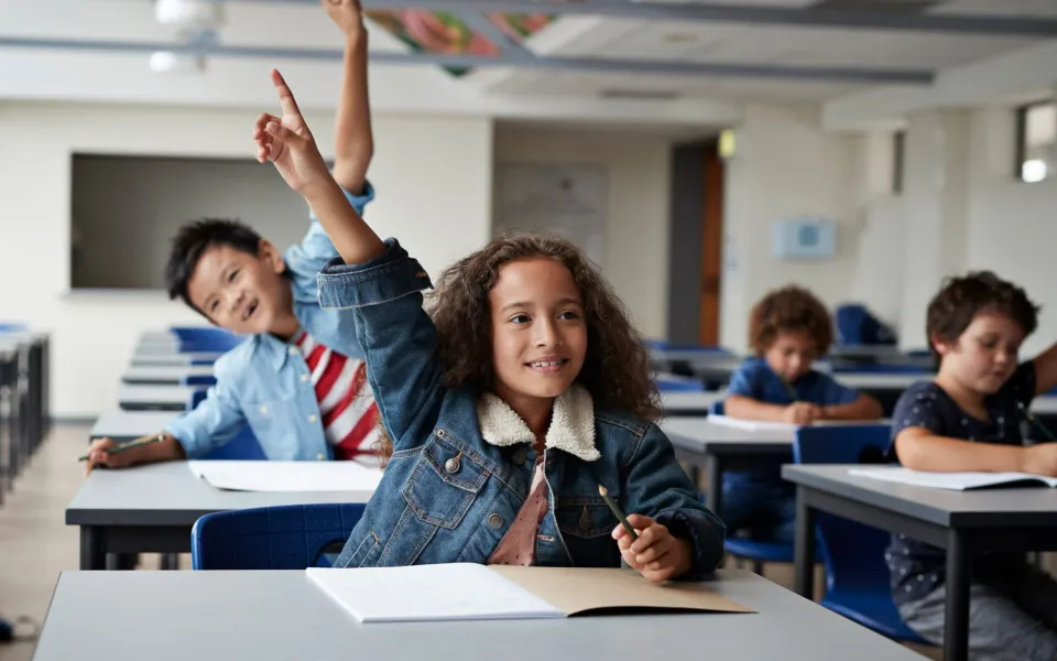 Kids_in_classroom