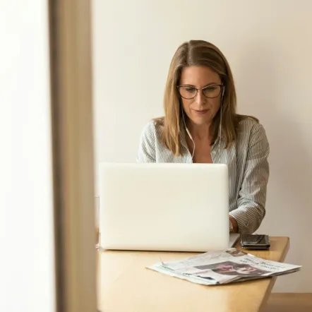 woman at desk - online certification 