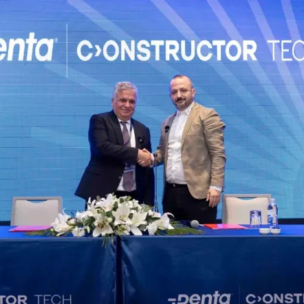 Fatih Erünsal of Penta Teknoloji and Gürcan Demirci of Constructor Tech at the signing ceremony in Istanbul
