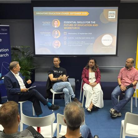Alex Boome moderating the panel with Chor Meng Tan, Claudine Fernandez, and Wan Fareed at the Singapore Education Lounge